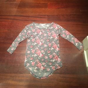 dElias Grey Floral Sweater