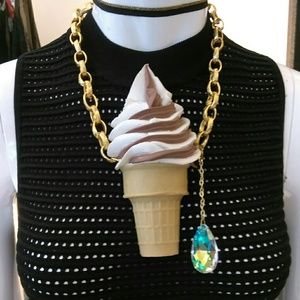 💥💎HP💎💥Ouch movement ice cream necklace
