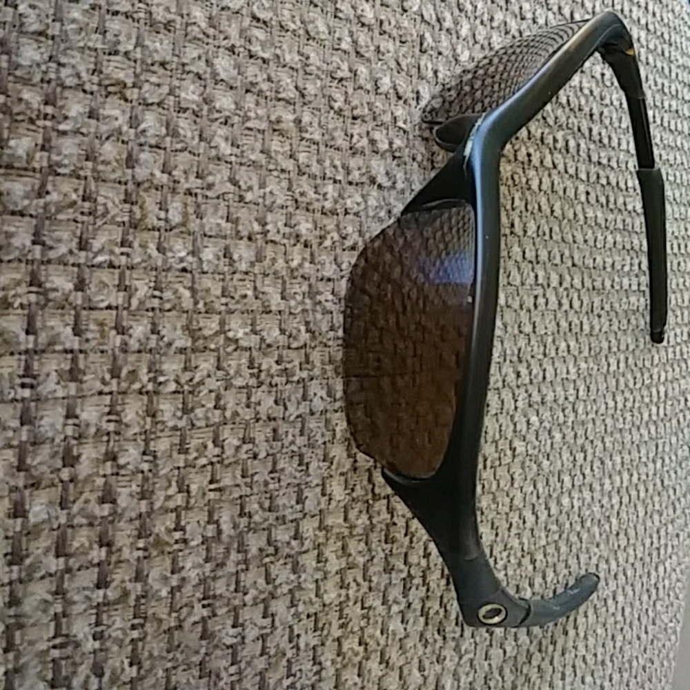 Oakley glasses - Picture 1 of 3