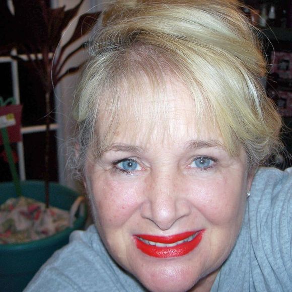 Meet your Posher, Robbiefaye - Picture 1 of 1