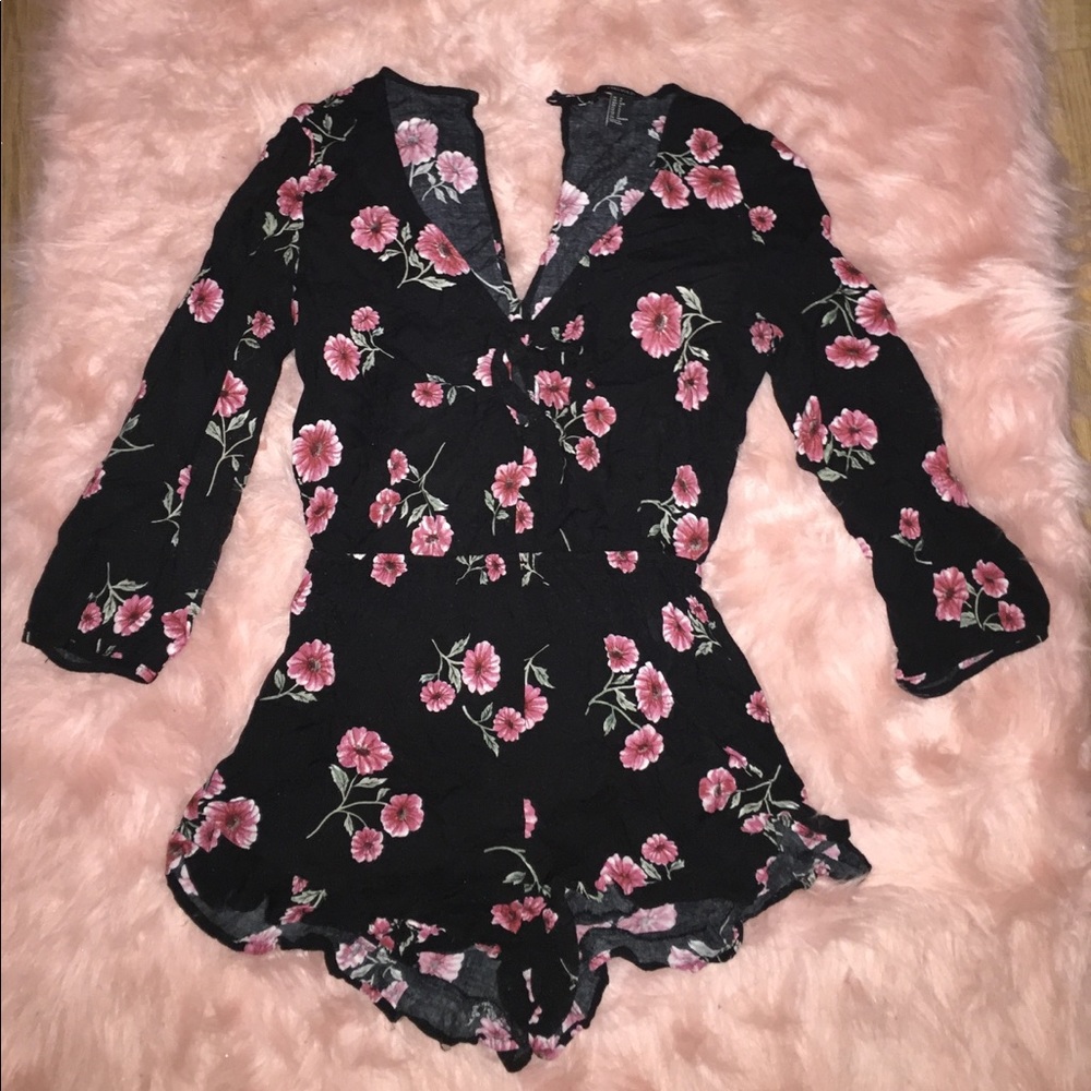 Floral mid-sleeve romper
