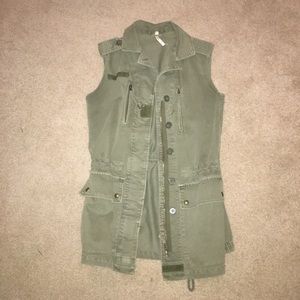 Green vest [like new!]