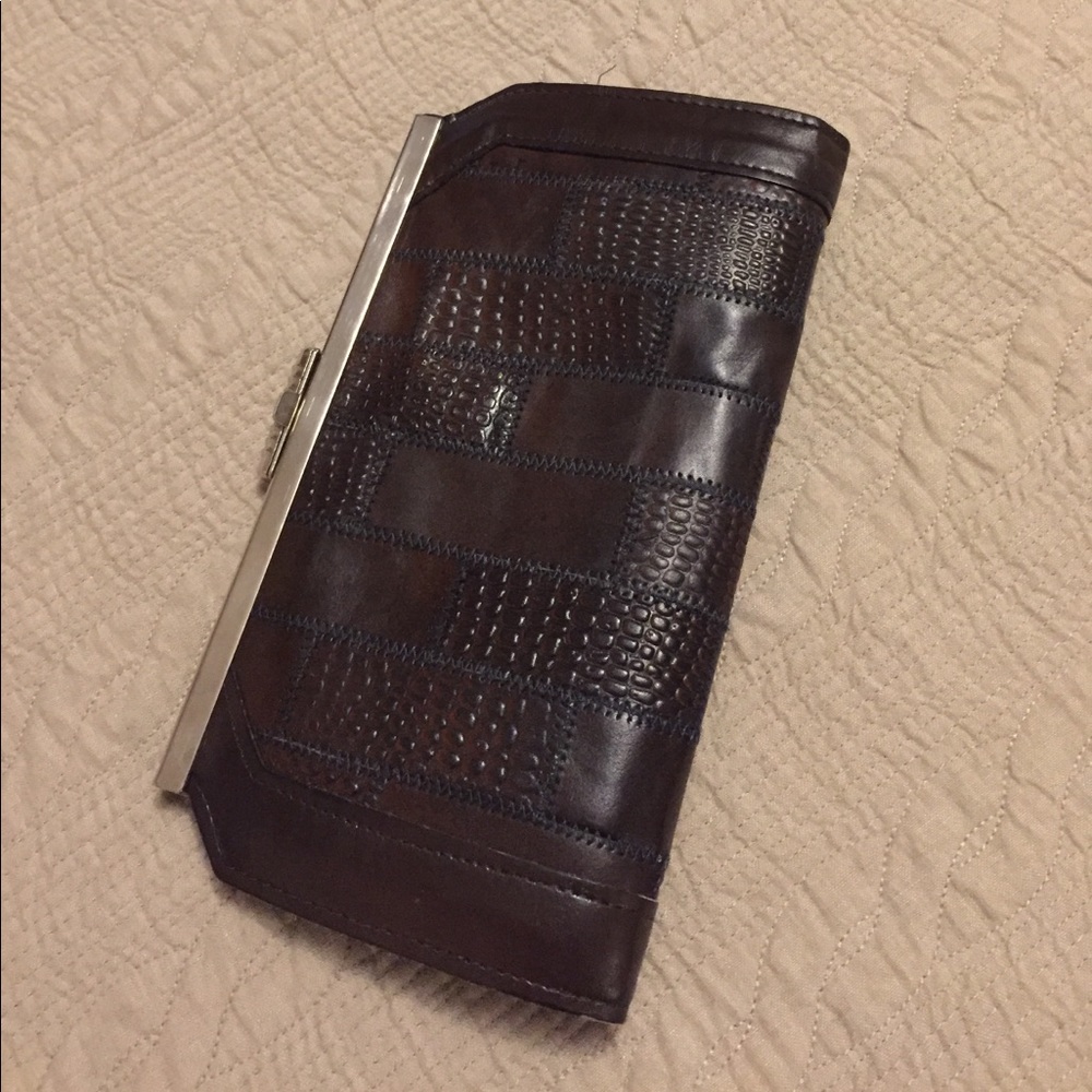 Vintage genuine leather clutch. + free gift 🎁