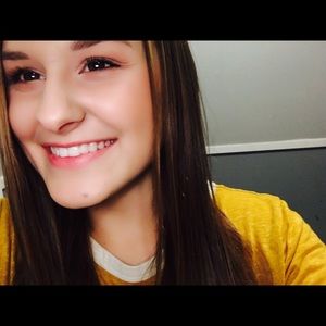 Meet your Posher, Laryssa