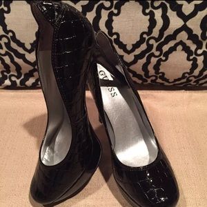 💲REDUCED‼️Black Guess Leather Heels😱👌😘