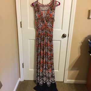 Great floral maxi dress!