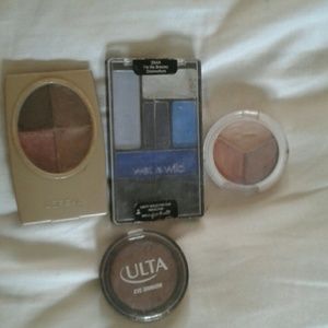 4 eyeshadows