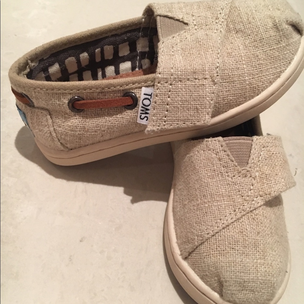 Toms baby shoes