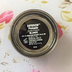 Anastasia Beverly Hills Dipbrow Pomade in Blonde