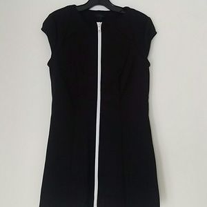 Privee black zip top