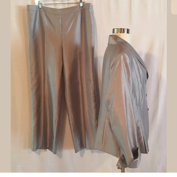 Sold - Picture 2 of 8