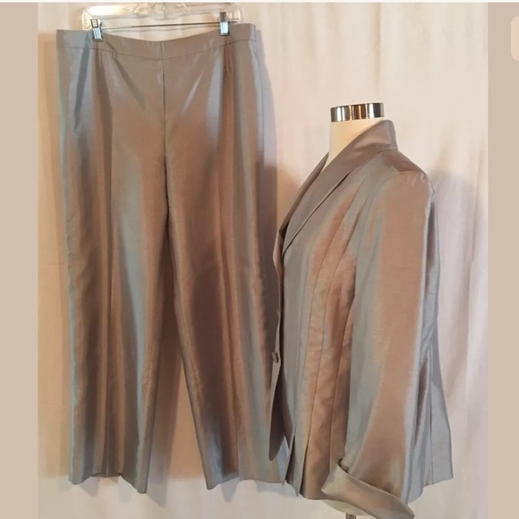 Sold - Picture 4 of 8