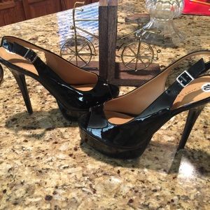 NWOT Chinese Laundry ABBA Black Patent Platforms