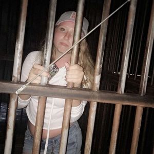 Meet your Posher, Violet