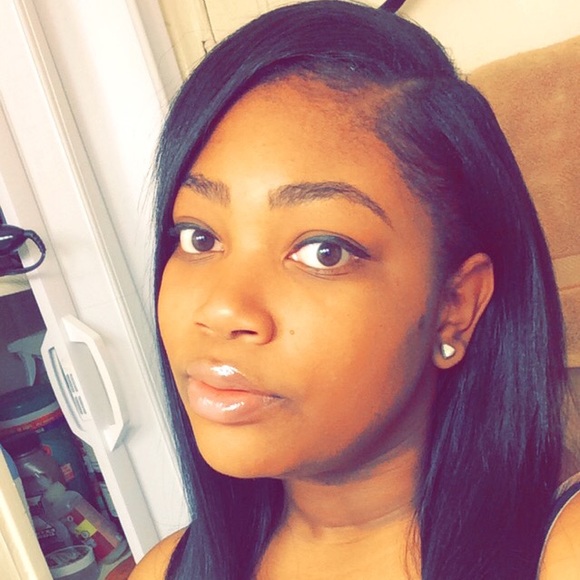 Meet your Posher, Eboni - Picture 1 of 1