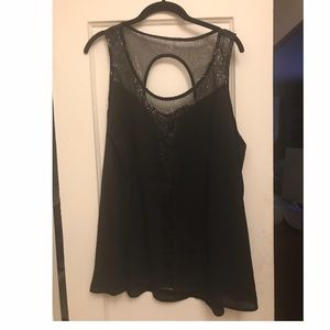 Black Sequined Flouncy Top - size 1x