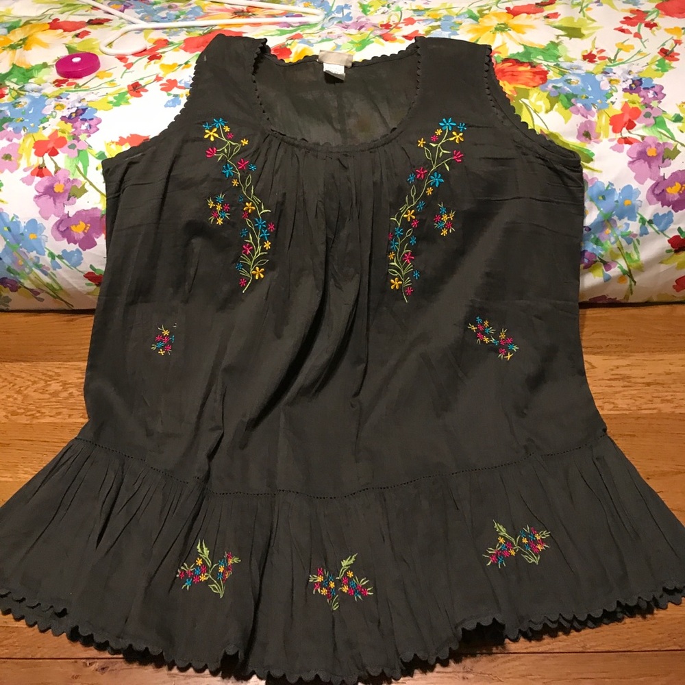 👀 Super cute shirt size large 👀