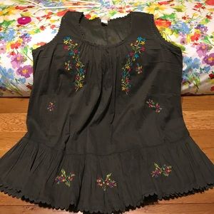 👀 Super cute shirt size large 👀