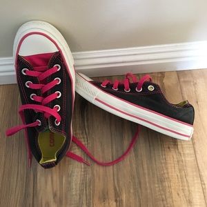 Converse sneakers black pink size 6