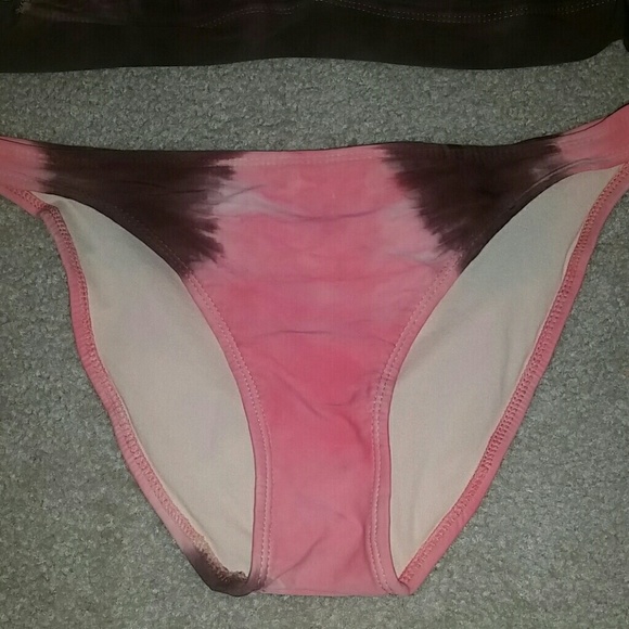 Pink and brown bikini - Picture 3 of 4