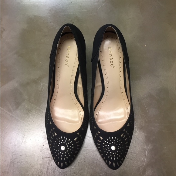 Gorgeous Black Wedges Shoes w/gold detail. Size 10 - Picture 1 of 3