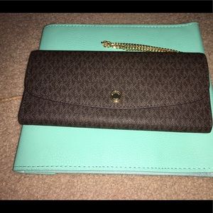 Michael Kors 2 in 1 clutch/ wristlet