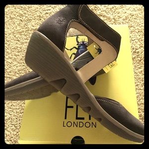 FLY LONDON Never-Worn Suede Wedges!