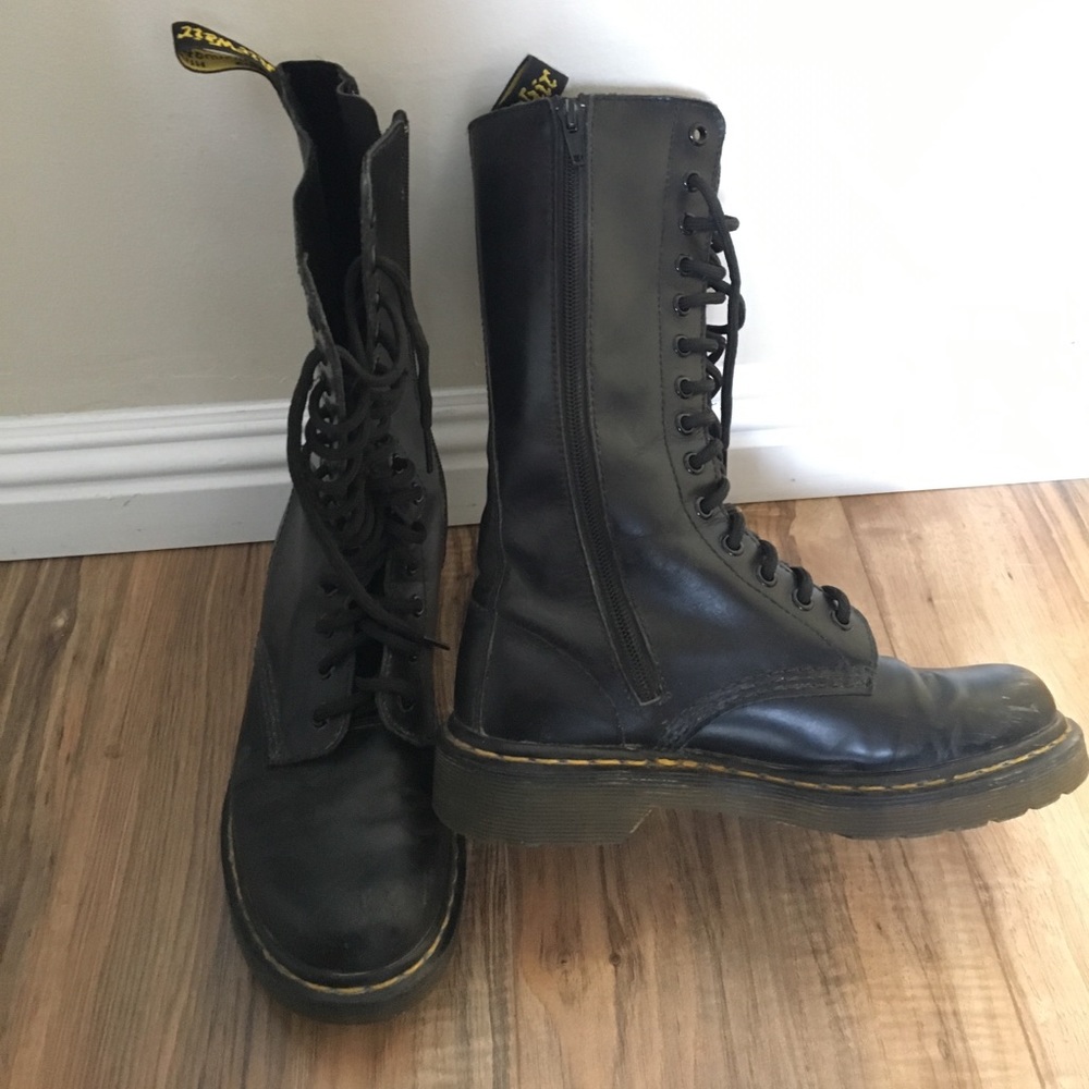 Dr Martens Originals mid calf size 6