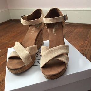 TOMS tan wedges