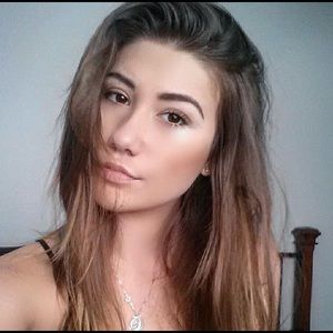 Meet your Posher, Harmony