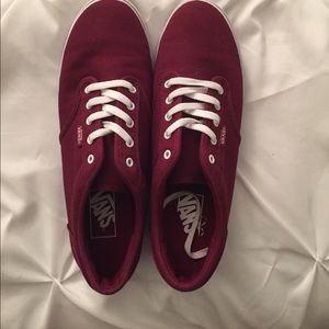 NWOT Maroon Vans size 8.5 women's