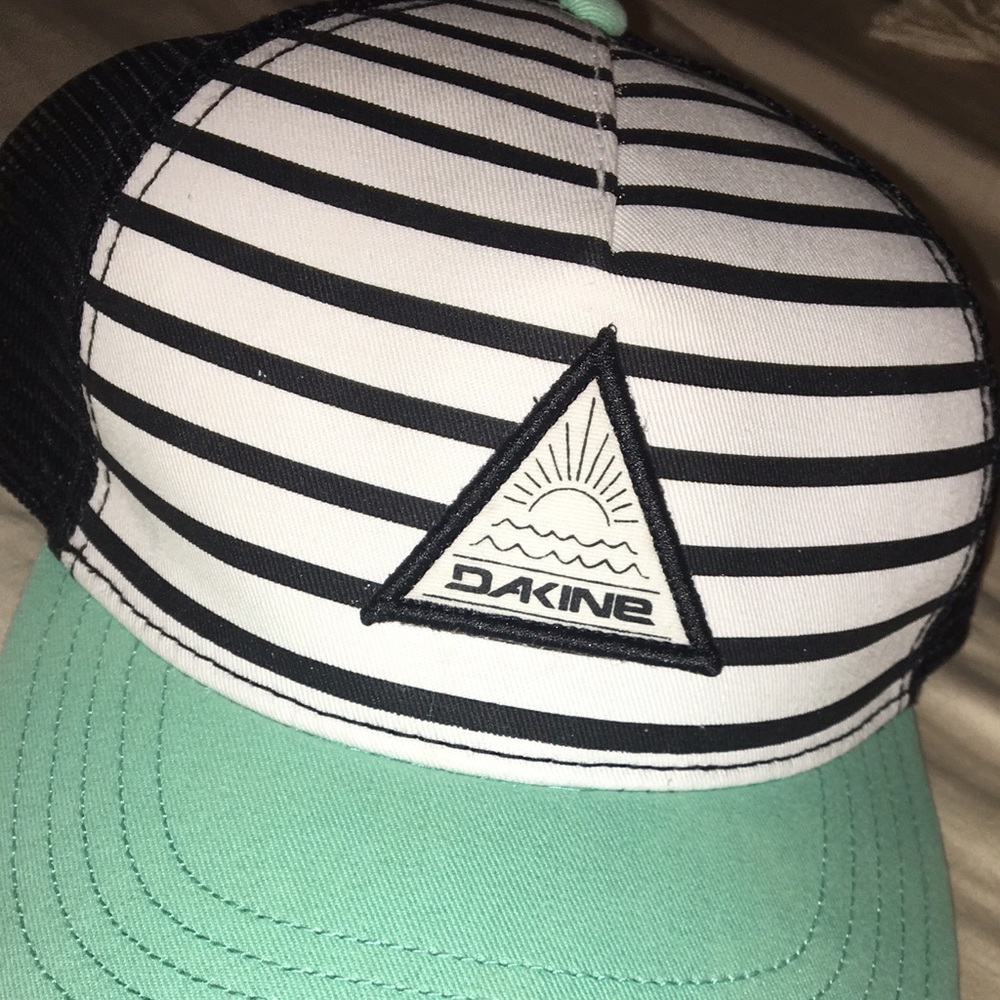 women's dakine hat