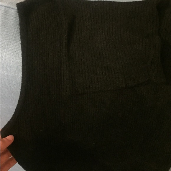 DKNY Ribbed Turtle Neck - Picture 2 of 3