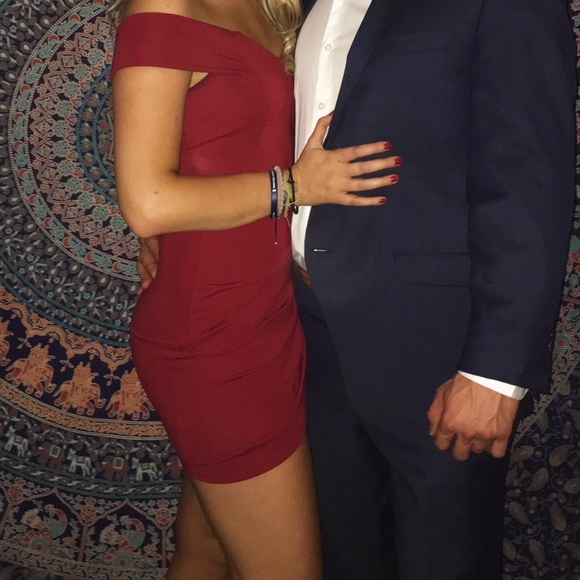 Off the shoulder Red Dress - Picture 1 of 2