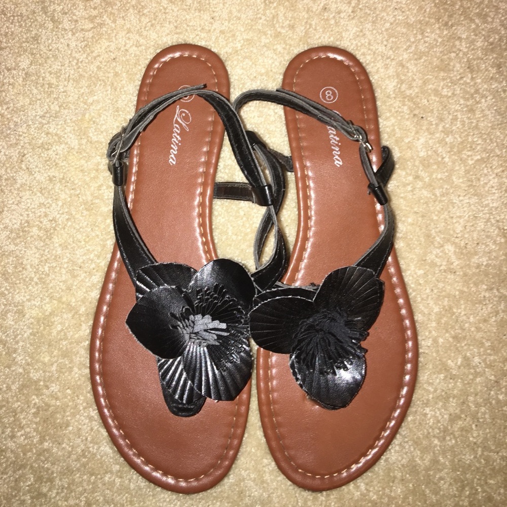 Flowered sandals, size 8