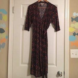 Everly Grey Maternity Wrap dress - SZ MD