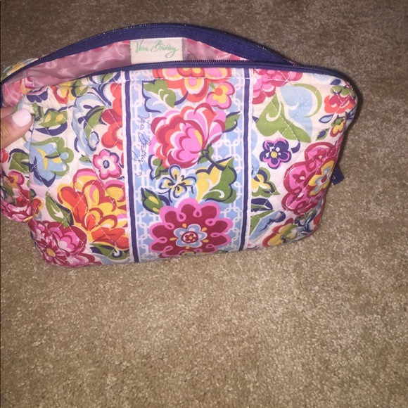 Vera Bradley Handbags - Vera Bradley Make Up Bag