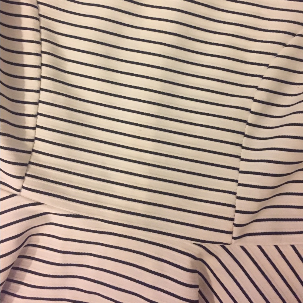 OXFORD CIRCUS PEPLUM TOP - Picture 3 of 4