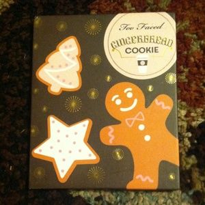 Too faced gingerbread cookie holiday palette