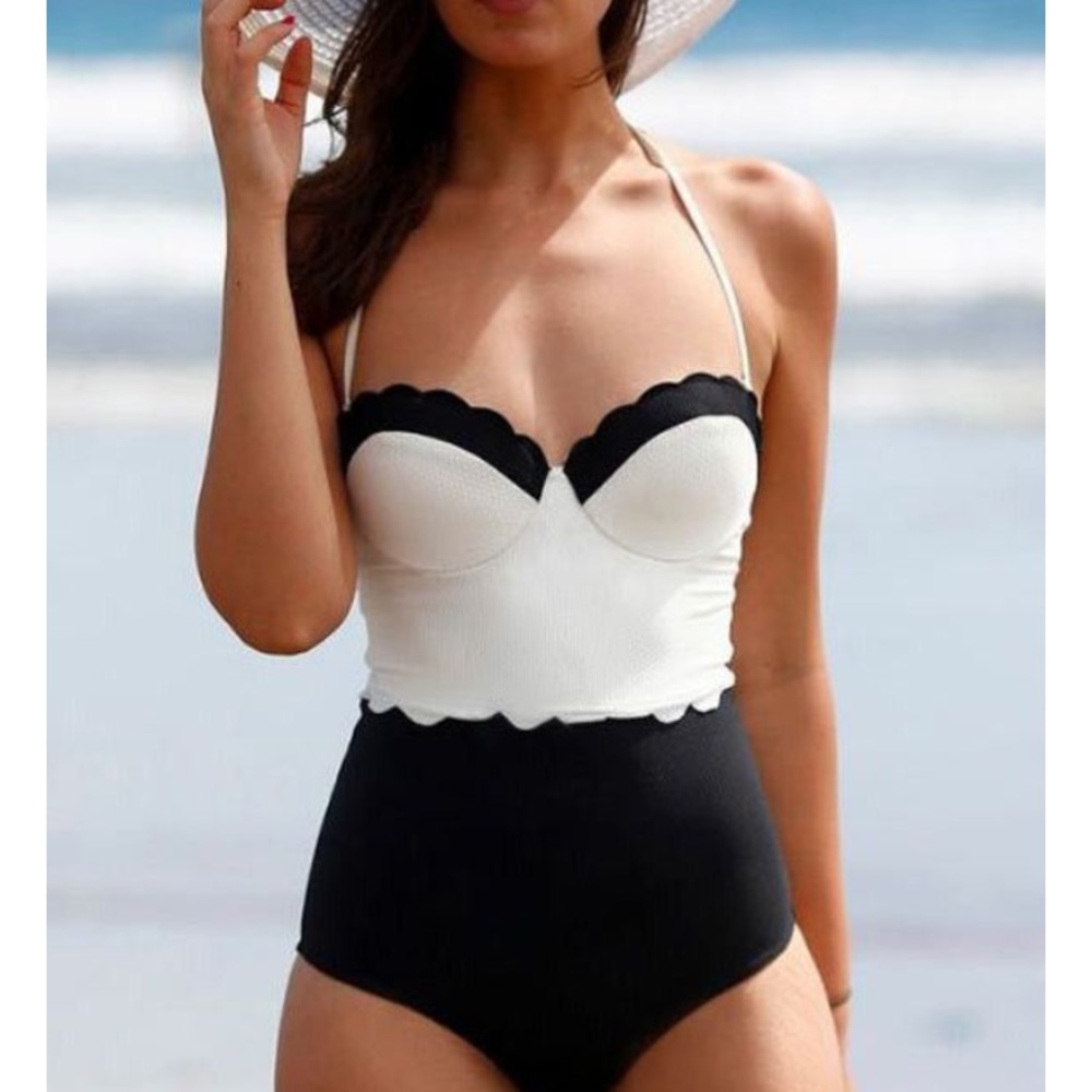 Sexy One piece swimsuit. Size Large