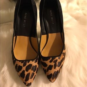 Black and leopard print pointy toe heels