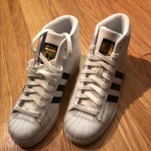 Big Kid (8-12) Originals Kids' Pro Model J Sneaker