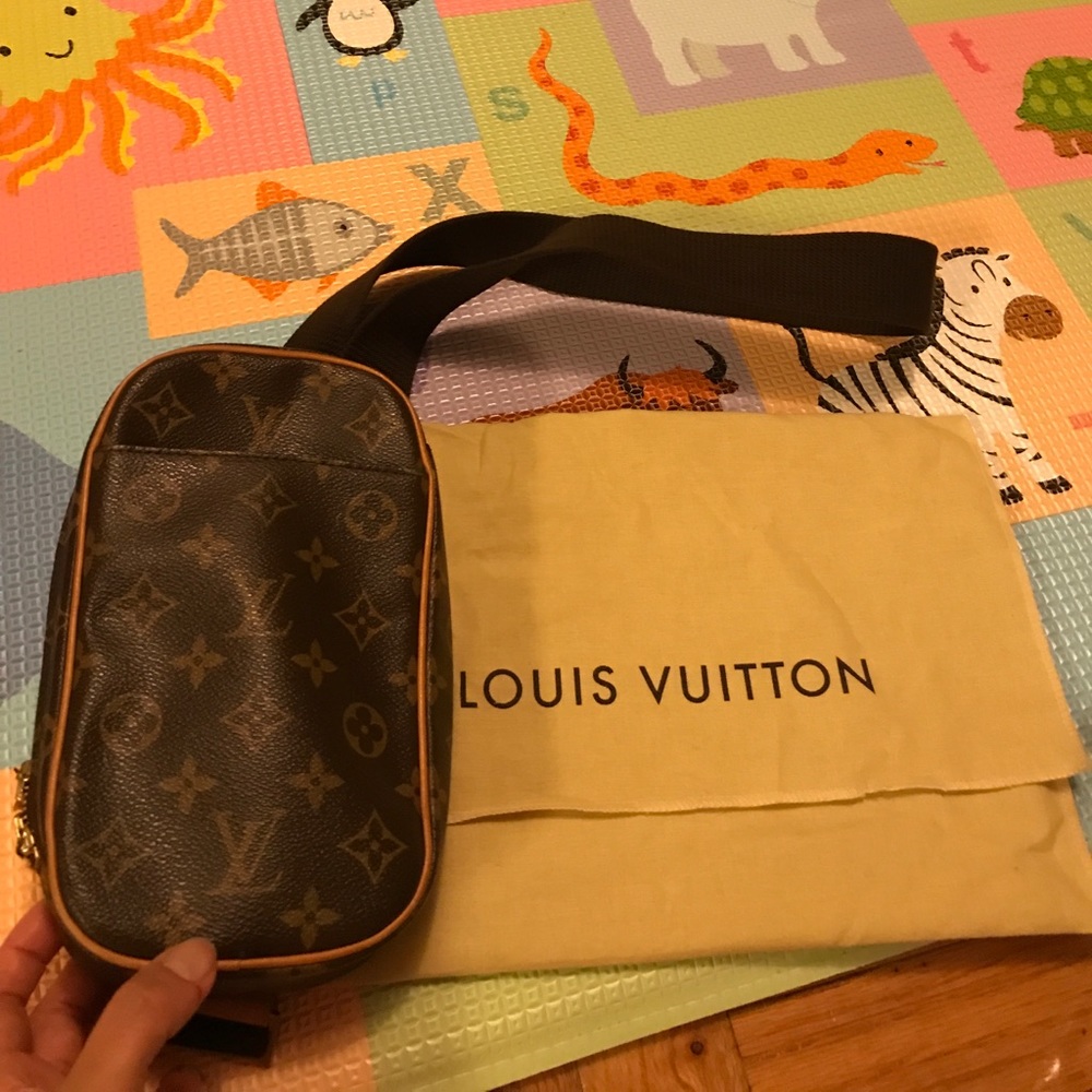 LV Authentic monogram pochette gange,made in Spain