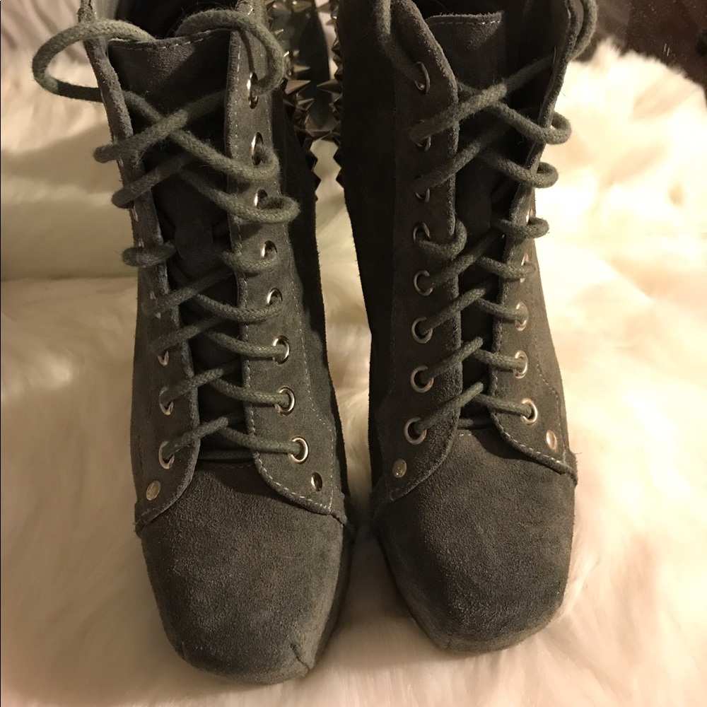 Grey suede lita with spike heel