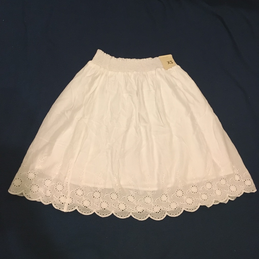 Old Navy 100% cotton white eyelet skirt NWT
