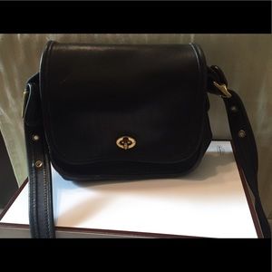 Black leather vintage coach bag- small
