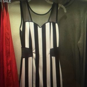 Dress black and white short