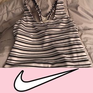 Nike crop work out top size medium great shape