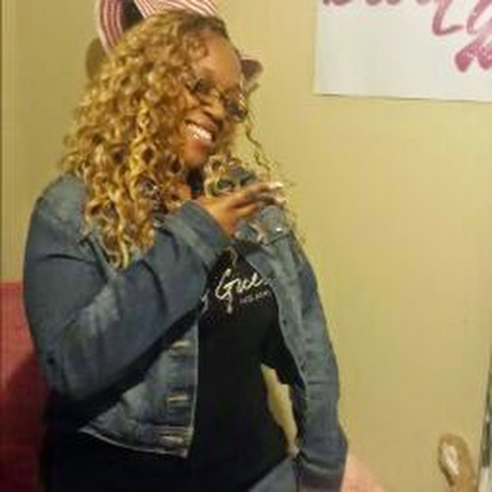 Meet your Posher, Monifa