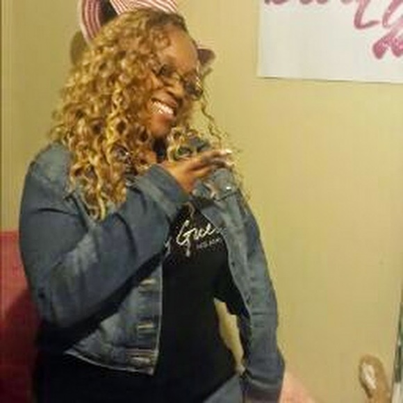 Meet your Posher, Monifa - Picture 1 of 1